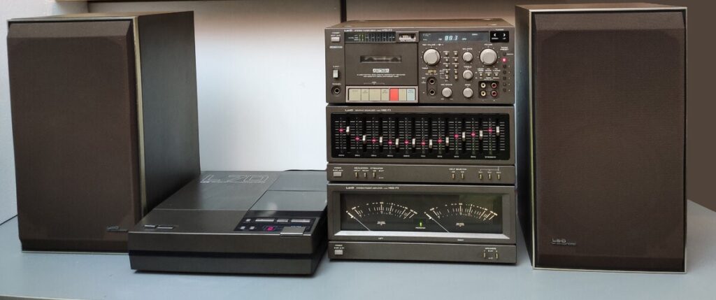 Шедевры компактных стереосистем из 80-х: Lo-d /HITACHI/ F3
